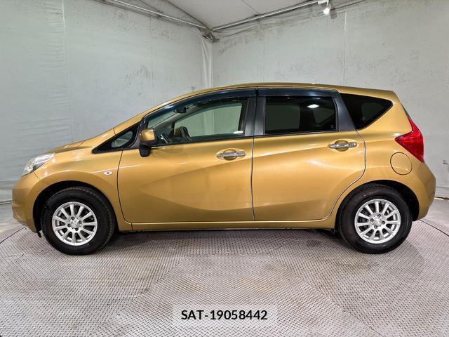 Nissan NOTE 2013-12 8329989-19