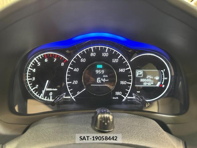 Nissan NOTE 2013-12 8329989-3