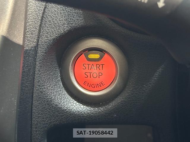 Nissan NOTE 2013-12 8329989-8