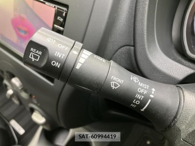 Nissan NOTE 2017-07 8330004-15