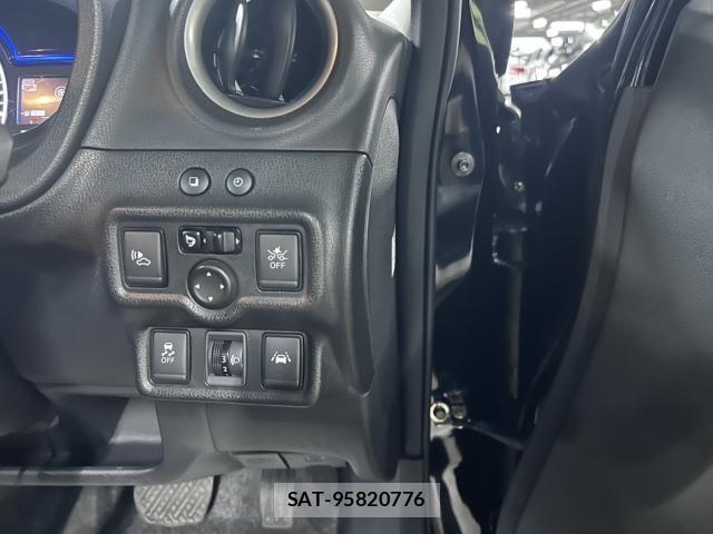 Nissan NOTE 2017-03 8330147-12