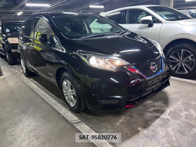 Nissan NOTE 2017-03 8330147-6