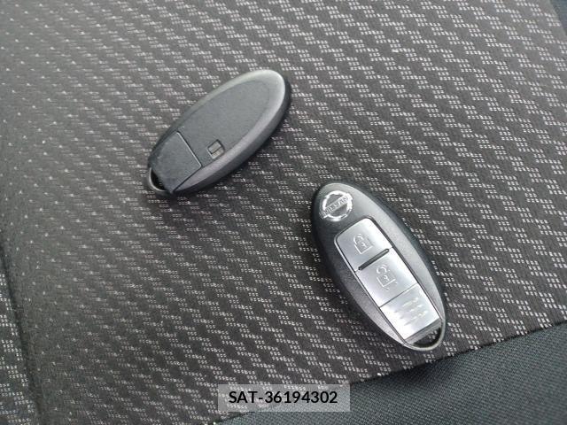 Nissan NOTE 2019-07 8330385-14