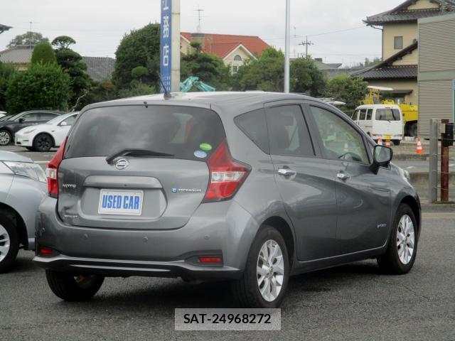 Nissan NOTE 2017-11 8330391-1