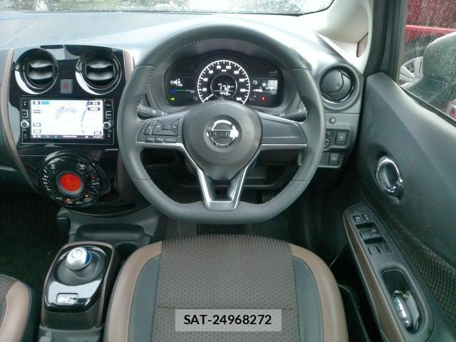 Nissan NOTE 2017-11 8330391-2