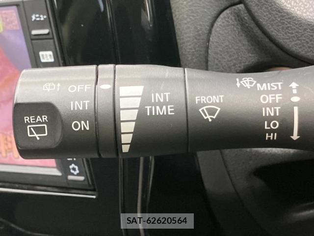 Nissan NOTE 2017-06 8330393-15