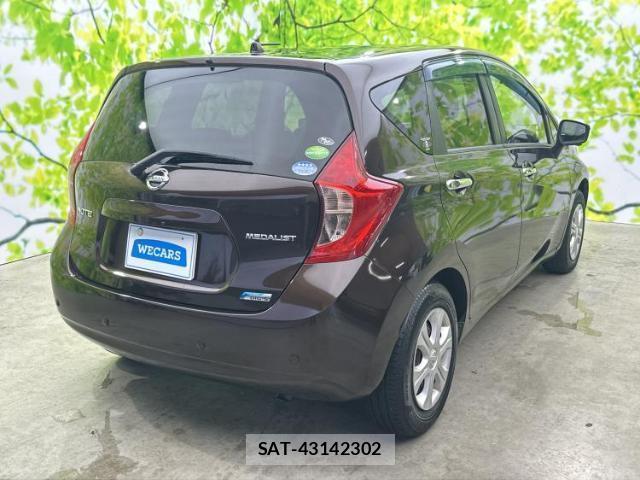 Nissan NOTE 2015-10 8330396-2