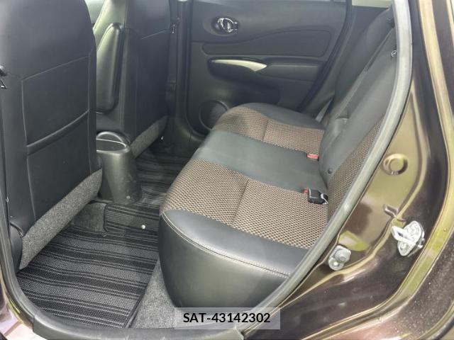 Nissan NOTE 2015-10 8330396-6