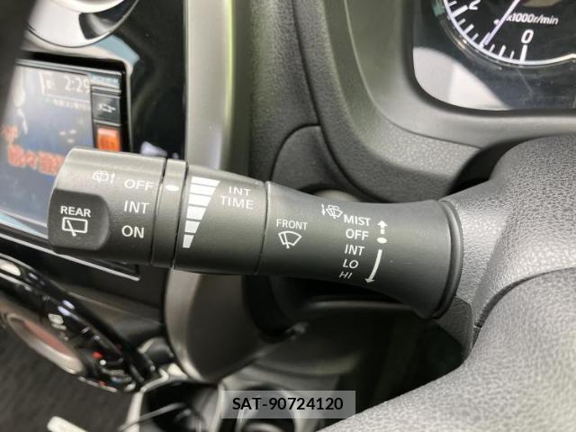 Nissan NOTE 2014-02 8330614-16