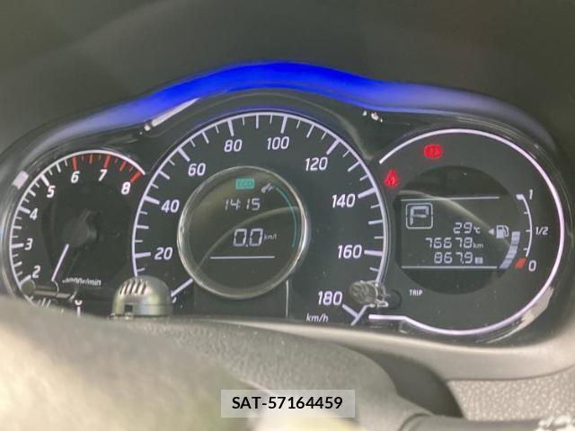Nissan NOTE 2015-06 8330629-13