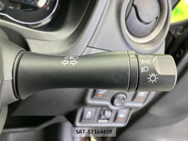 Nissan NOTE 2015-06 8330629-15