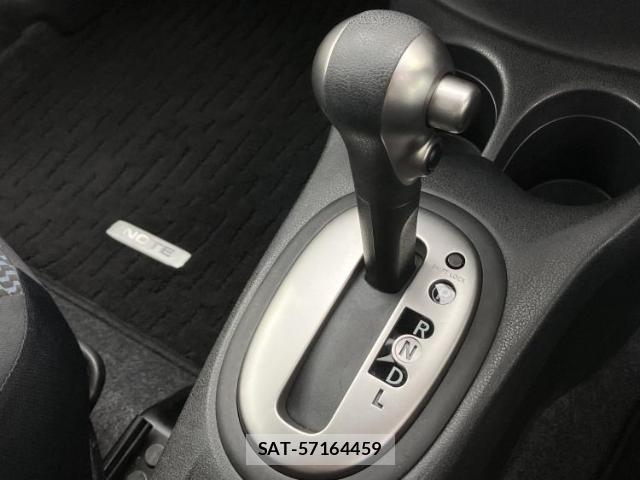Nissan NOTE 2015-06 8330629-17