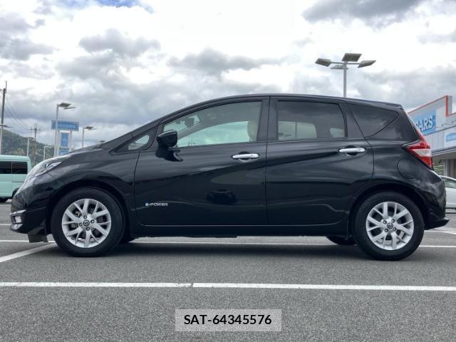 Nissan NOTE 2018-06 8330655-1