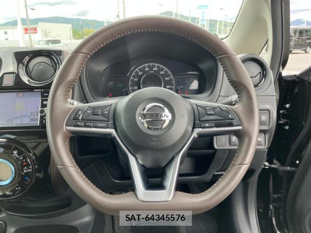 Nissan NOTE 2018-06 8330655-13