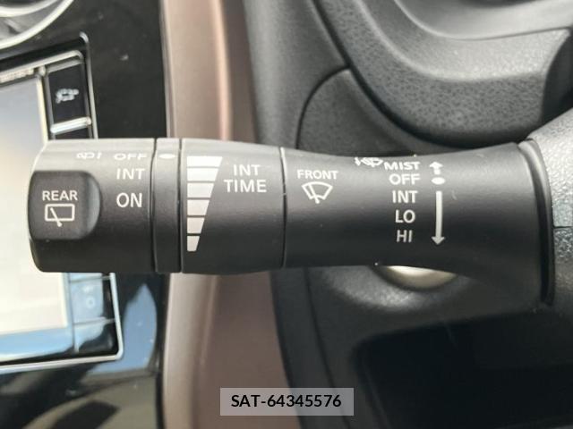 Nissan NOTE 2018-06 8330655-15