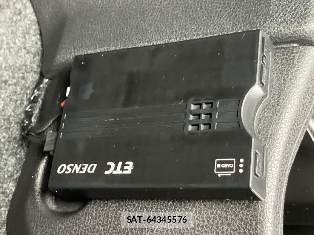 Nissan NOTE 2018-06 8330655-17