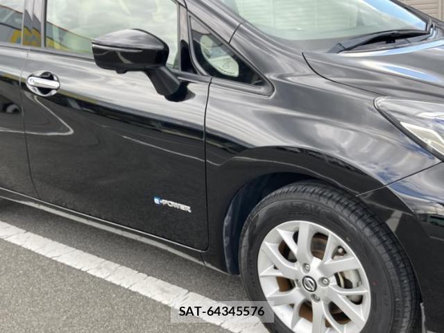 Nissan NOTE 2018-06 8330655-3