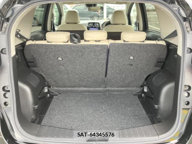 Nissan NOTE 2018-06 8330655-7