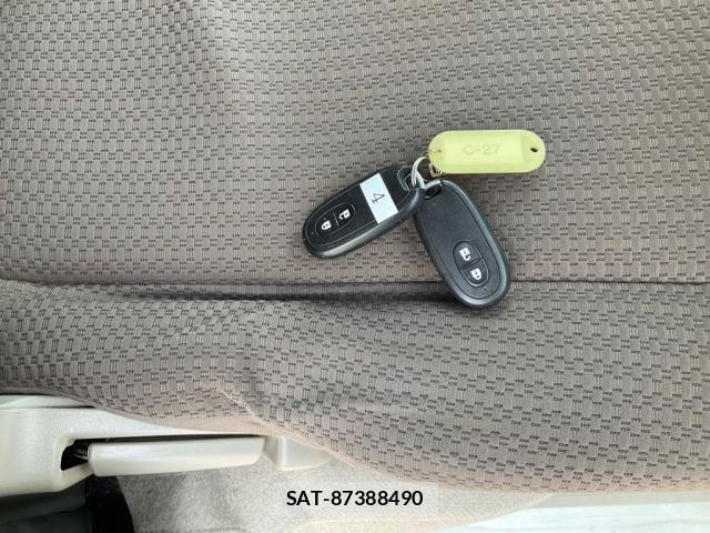 Nissan CLIPPER RIO 2021-06 8330173-9