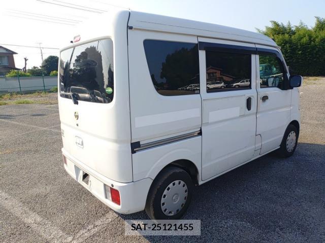 Nissan CLIPPER VAN 2017-04 8328258-2