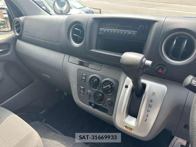 Nissan NV350 Caravan 2012-12 8328742-10