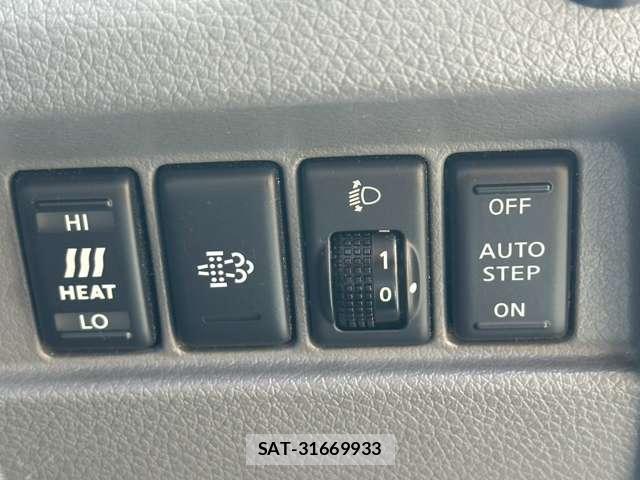 Nissan NV350 Caravan 2012-12 8328742-11