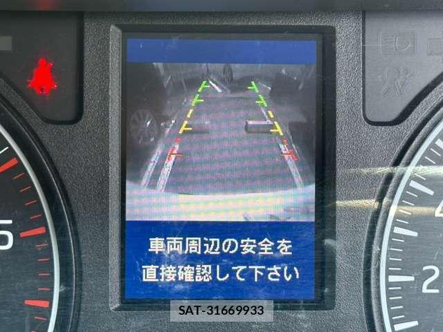 Nissan NV350 Caravan 2012-12 8328742-3