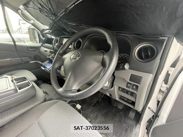 Nissan NV350 Caravan 2019-03 8329777-1
