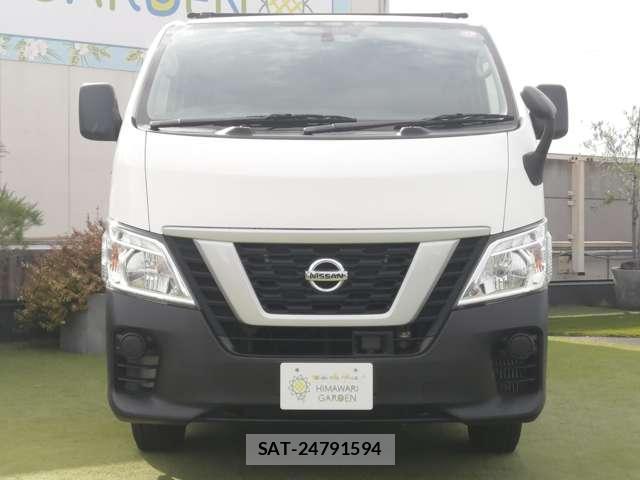 Nissan NV350 Caravan 2021-02 8330314-17