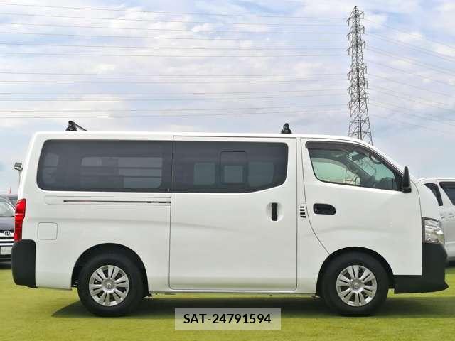 Nissan NV350 Caravan 2021-02 8330314-19