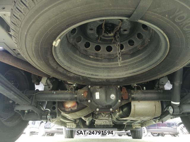 Nissan NV350 Caravan 2021-02 8330314-8