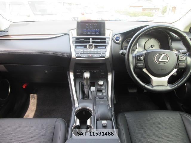 Lexus NX 2015-10 8328061-1