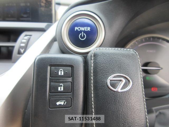 Lexus NX 2015-10 8328061-5
