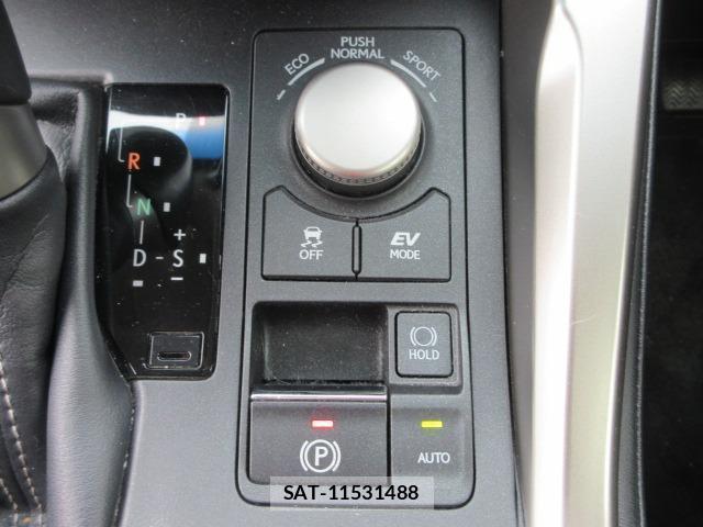 Lexus NX 2015-10 8328061-8