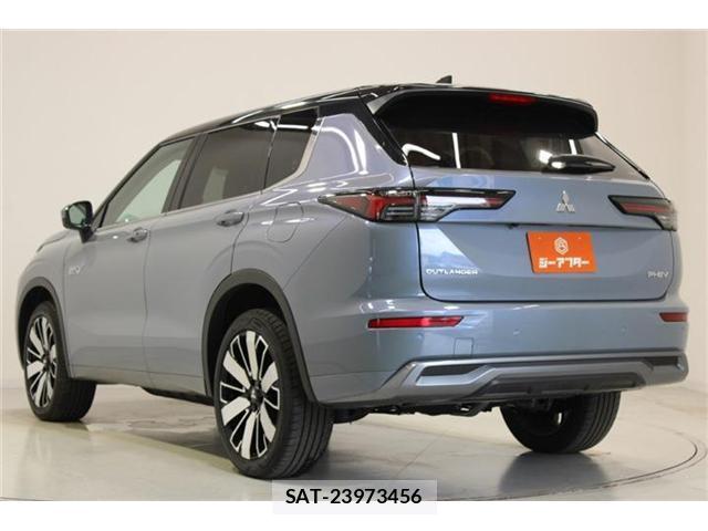 Mitsubishi OUTLANDER PHEV 2025-07 8327940-8