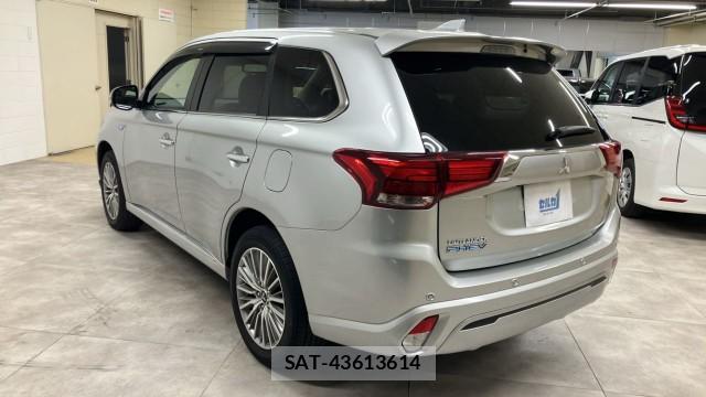 Mitsubishi OUTLANDER PHEV 2019-11 8329292-12