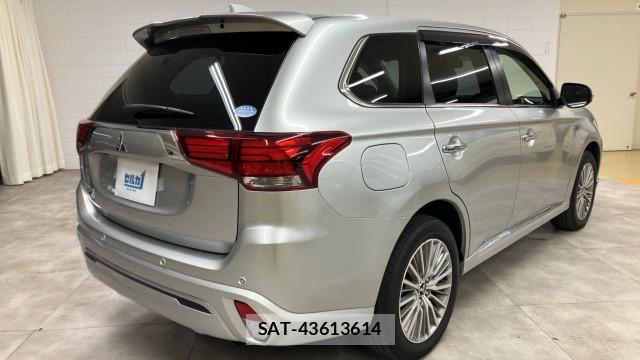 Mitsubishi OUTLANDER PHEV 2019-11 8329292-13