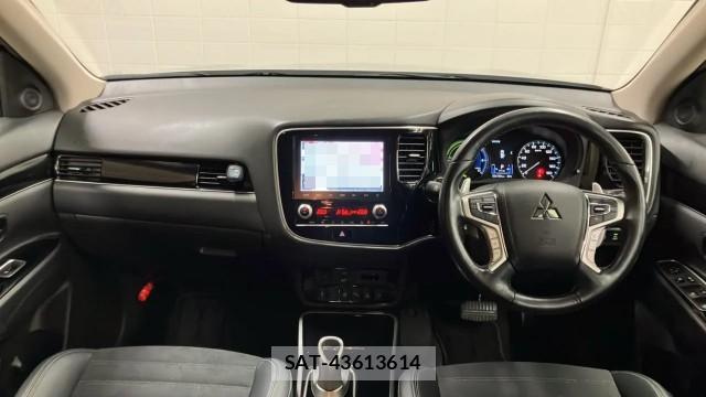Mitsubishi OUTLANDER PHEV 2019-11 8329292-2