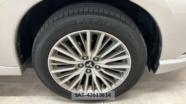 Mitsubishi OUTLANDER PHEV 2019-11 8329292-8