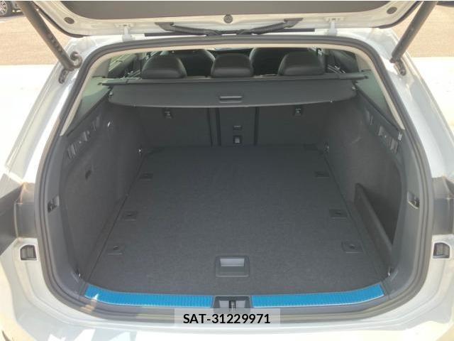 VolksWagen PASSAT 2025-03 8327836-15