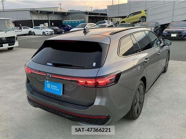 VolksWagen PASSAT 2025-01 8330120-1