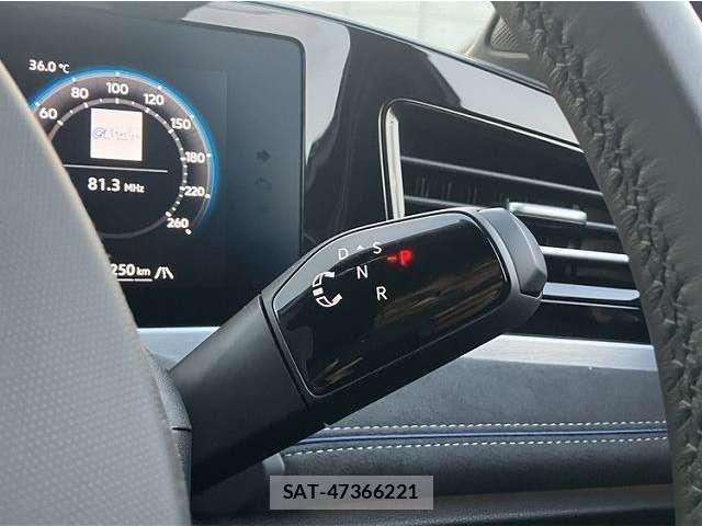 VolksWagen PASSAT 2025-01 8330120-15