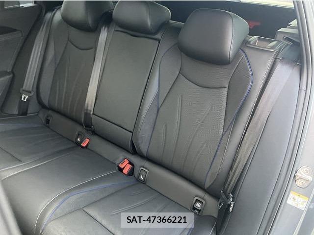 VolksWagen PASSAT 2025-01 8330120-6