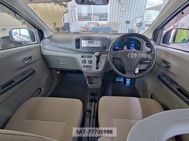 Toyota PIXIS EPOCH 2013-05 8329098-2