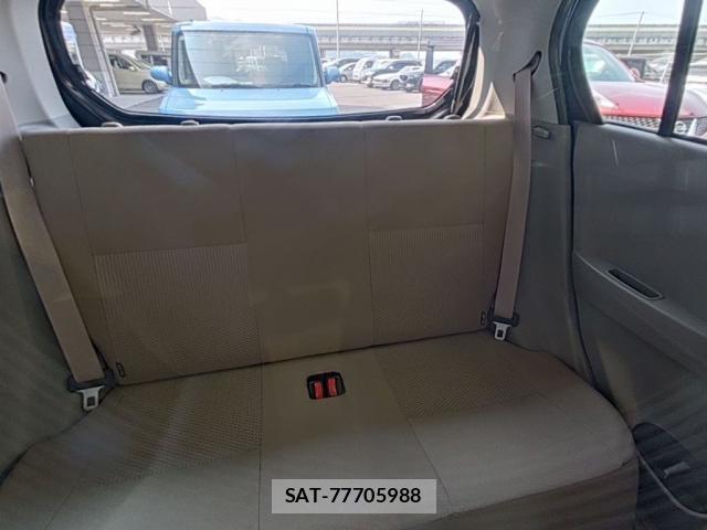 Toyota PIXIS EPOCH 2013-05 8329098-5
