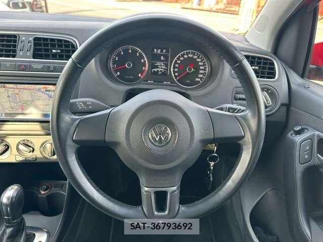VolksWagen POLO 2014-06 8328753-1