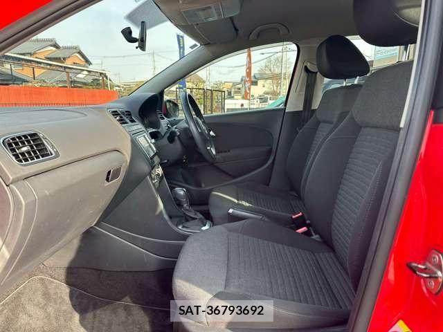 VolksWagen POLO 2014-06 8328753-12