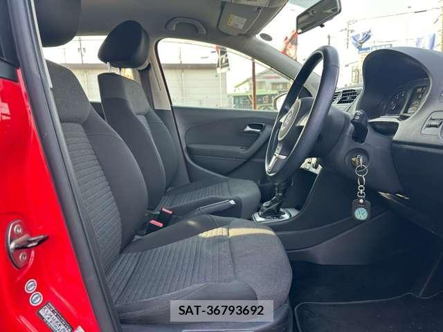 VolksWagen POLO 2014-06 8328753-5