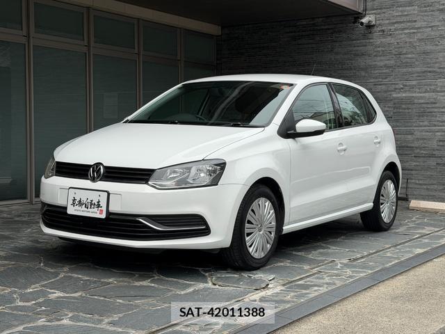 VolksWagen POLO 2015-06 8329985-1