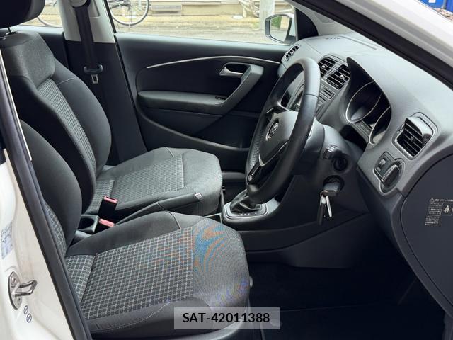 VolksWagen POLO 2015-06 8329985-3